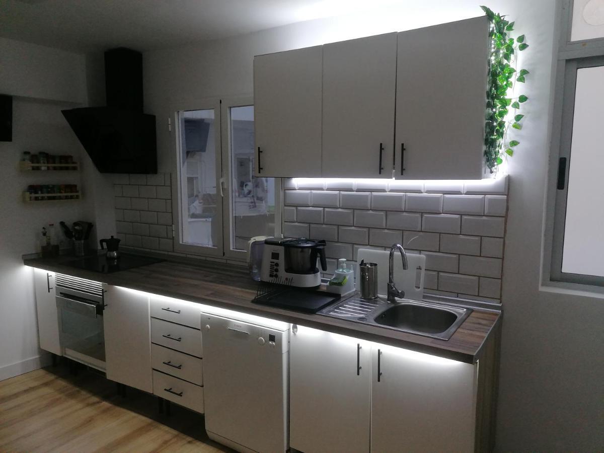 Piso Agradable Cerca De La Playa Apartment Almeria Bagian luar foto