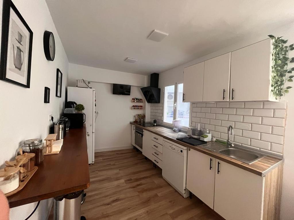 Piso Agradable Cerca De La Playa Apartment Almeria Bagian luar foto