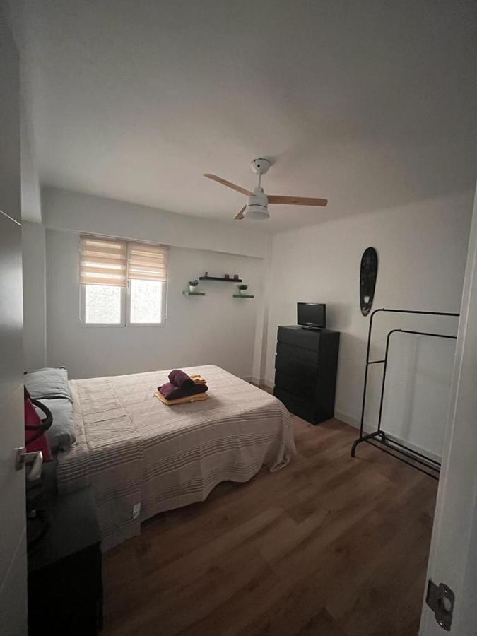 Piso Agradable Cerca De La Playa Apartment Almeria Bagian luar foto