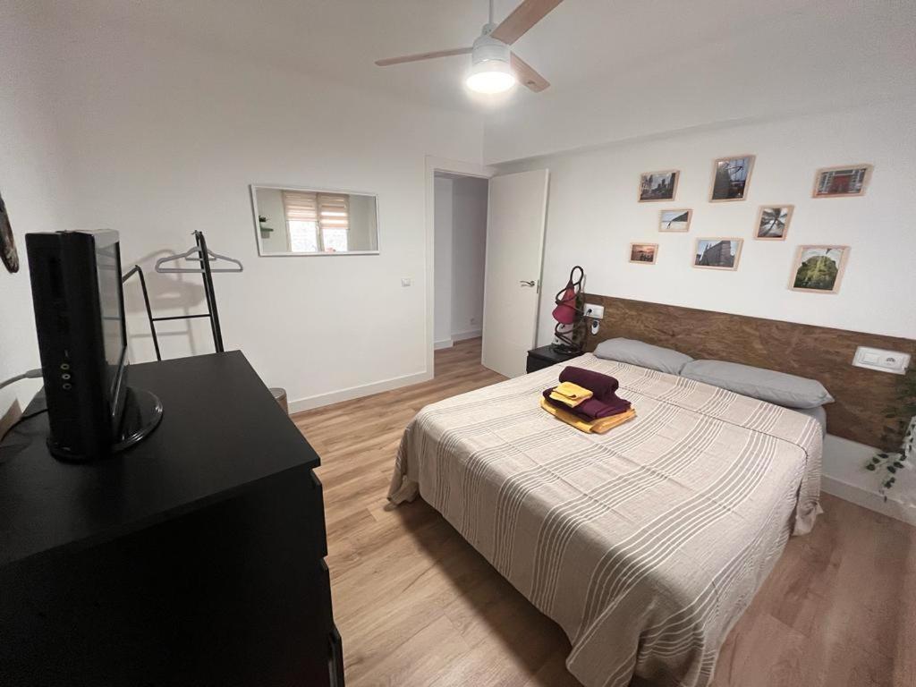 Piso Agradable Cerca De La Playa Apartment Almeria Bagian luar foto